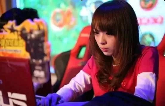 攻略：如何吸引玩LOL女生的注意与交往
